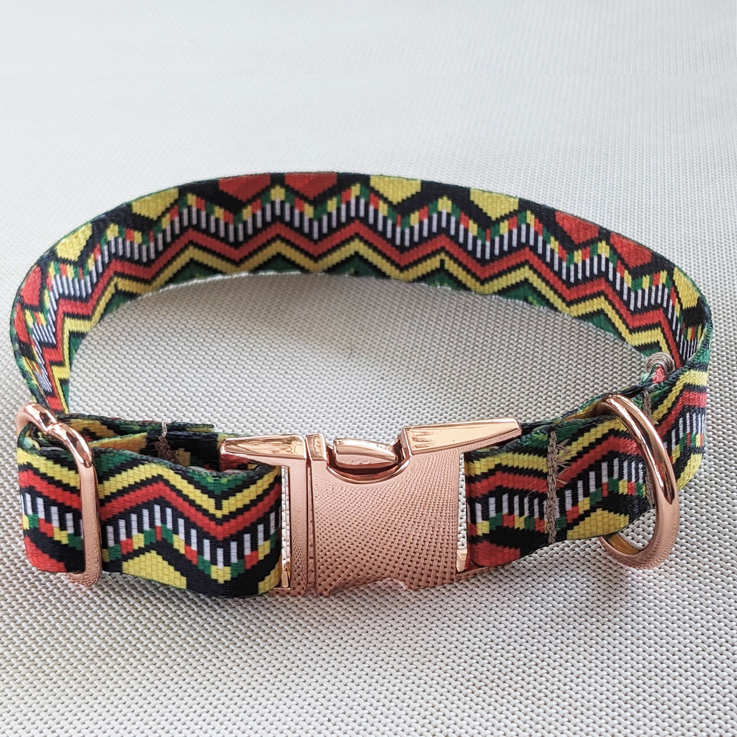 Medium: Symmetry Classic Collar