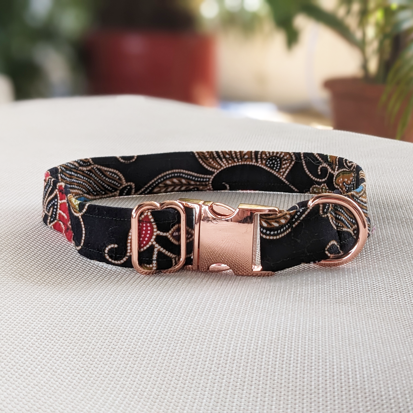 Medium: Black Batik Classic Collar