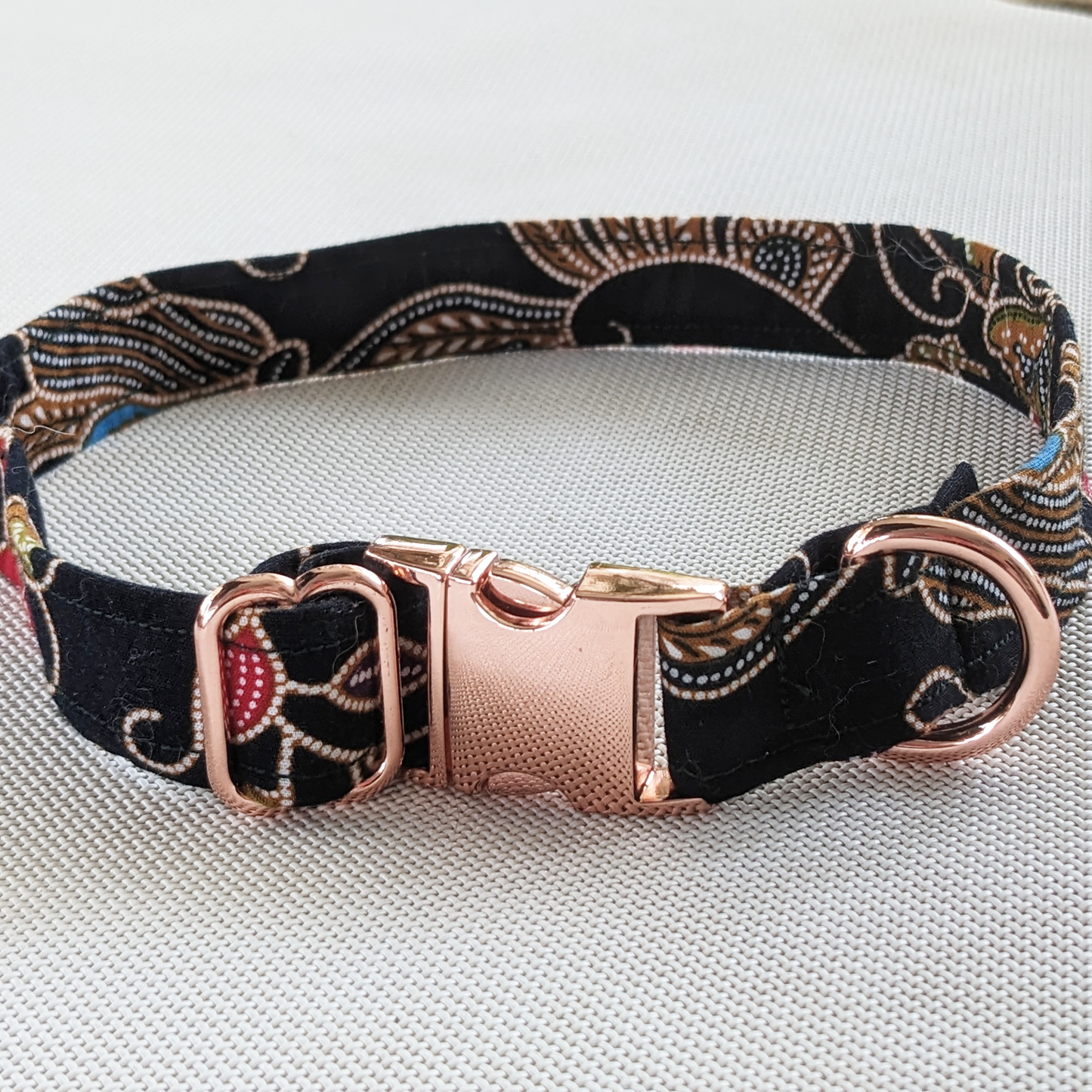 Medium: Black Batik Classic Collar